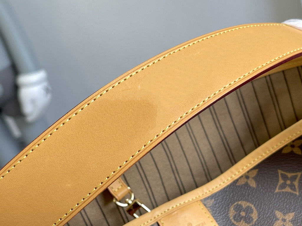 Louis Vuitton Delight Full MM 52cm Monogram Bag