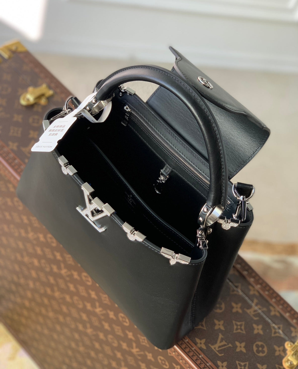 Louis Vuitton Capucines MM 31 Black Taurillon Silver Hardware Bag
