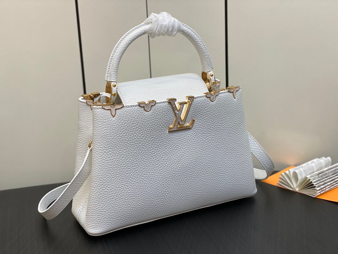 Louis Vuitton Capucines MM 31 White Taurillon Gold Hardware Bag