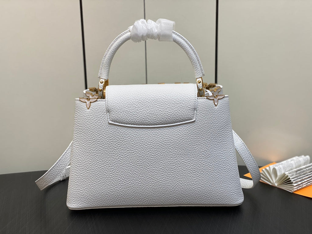 Louis Vuitton Capucines MM 31 White Taurillon Gold Hardware Bag