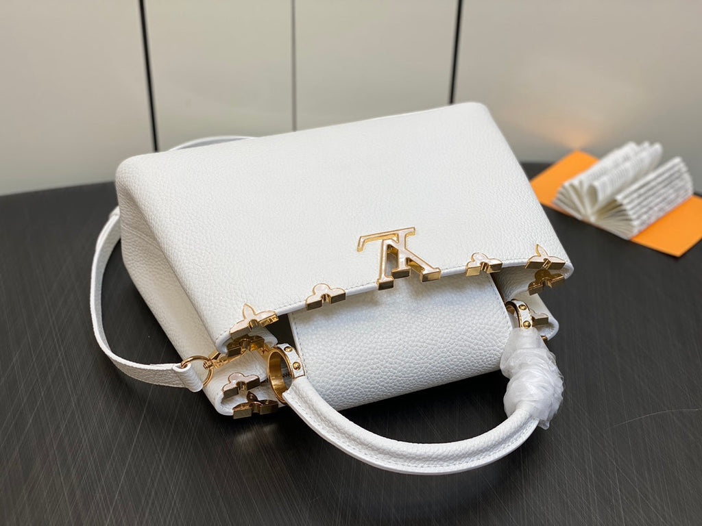 Louis Vuitton Capucines MM 31 White Taurillon Gold Hardware Bag