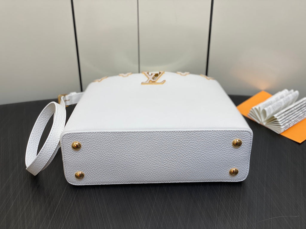 Louis Vuitton Capucines MM 31 White Taurillon Gold Hardware Bag