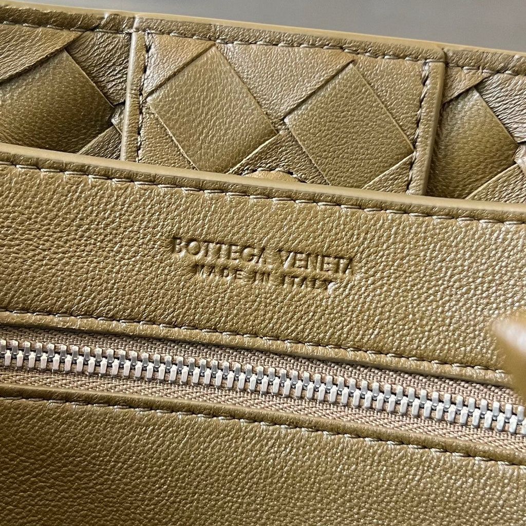 Bottega Veneta Small Andiamo 25cm Dark Olive Lambskin Bag
