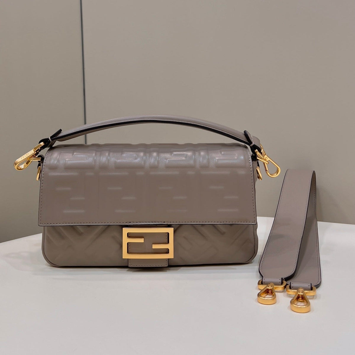 Baguette with Ff Motif 27 in Pine Cone Soft Lambskin Gold Hardware