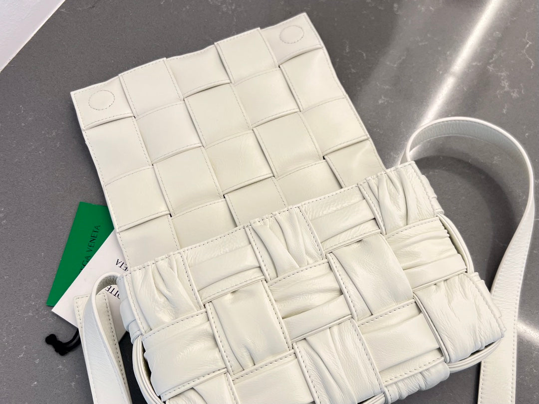 Bottega Veneta Cassette 28 in White Soft Lambskin Bag