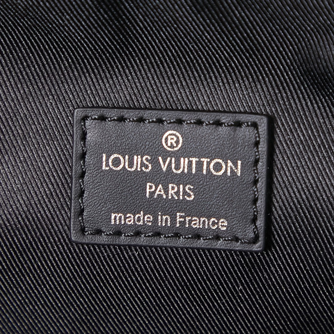 Louis Vuitton Avenue Slingbag 31 in Black Monogram Eclipse Canvas Bag