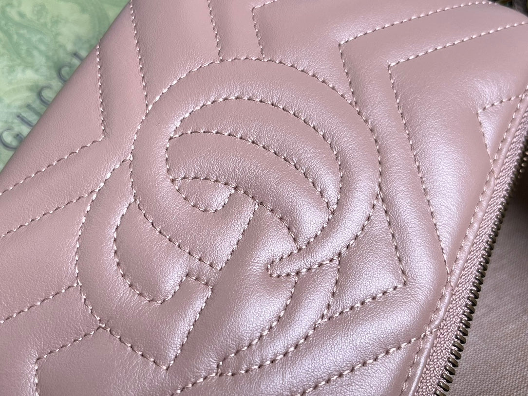 Gucci Marmont Mini 22 Handbag in Light Purple Calfskin
