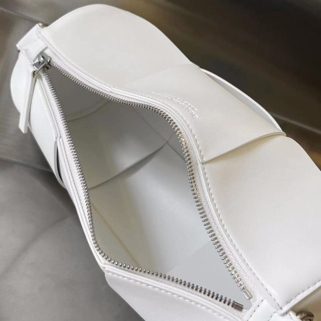Bottega Veneta Cylinder Cassette 30 in White Calfskin Bag