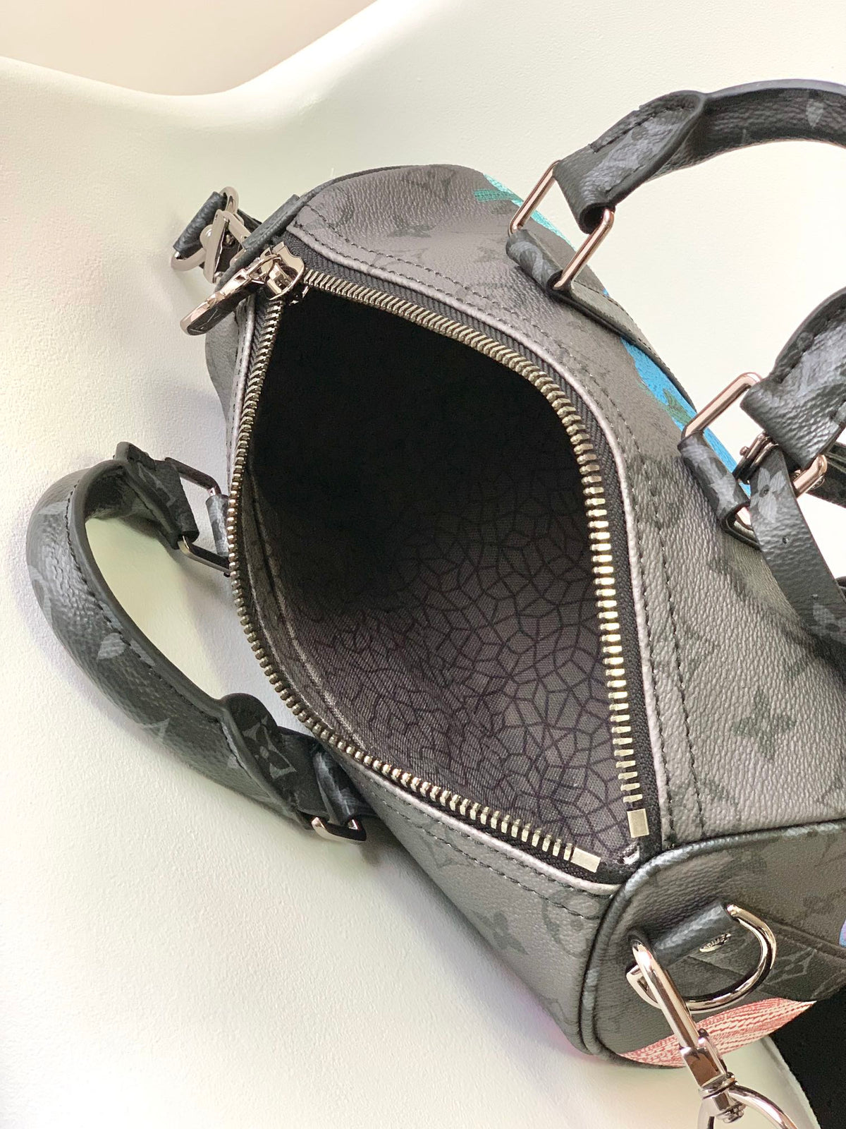Louis Vuitton Keepall Bandoulière 21 in Multicolor Calfskin Bag