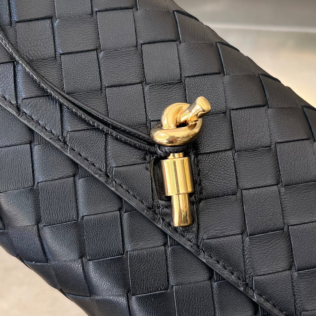 Bottega Veneta Andiamo 21 in Black Lambskin Bag