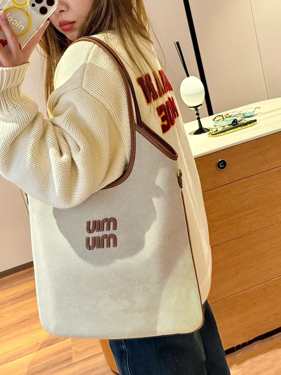 Ivy 40 Tote in White Canvas