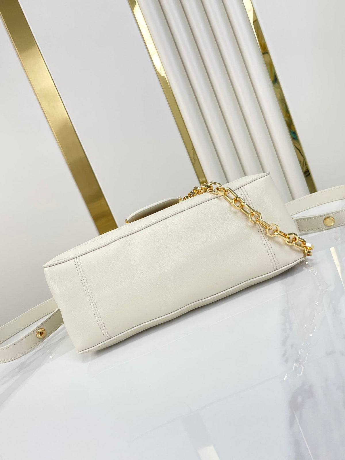Louis Vuitton Dauphine Soft MM 24 in White Smooth Lambskin Gold Hardware Bag