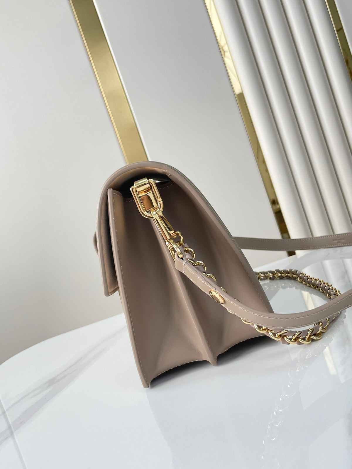 Louis Vuitton Dauphine MM 25 in Medium Brown Epi Grained Calfskin Gold Hardware Bag