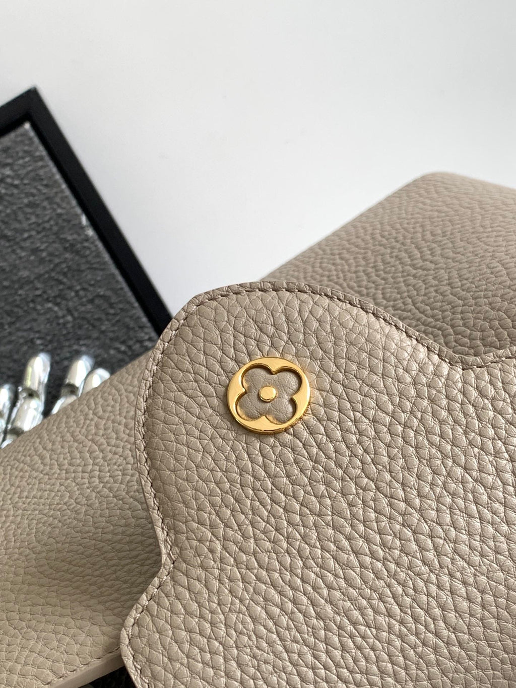 Louis Vuitton Capucines BB 27 in Khaki Brown Taurillon Gold Hardware Bag