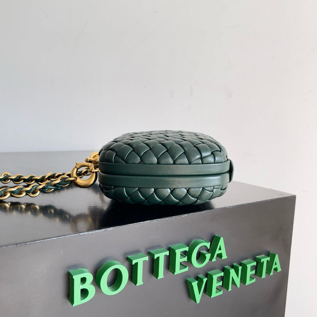 Bottega Veneta Bv Vetena Knot 19 Green Bag