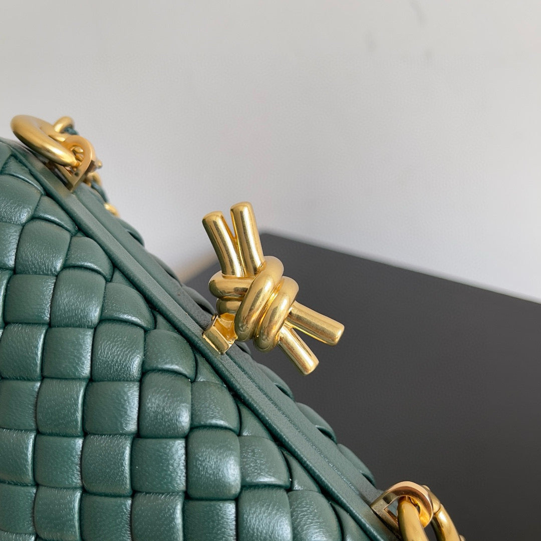 Bottega Veneta Bv Vetena Knot 19 Green Bag
