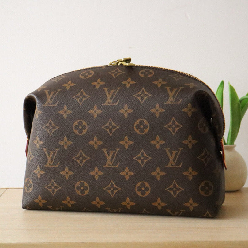 Louis Vuitton Cosmetic Pouch GM Monogram 27 cm in Monogram Calfskin