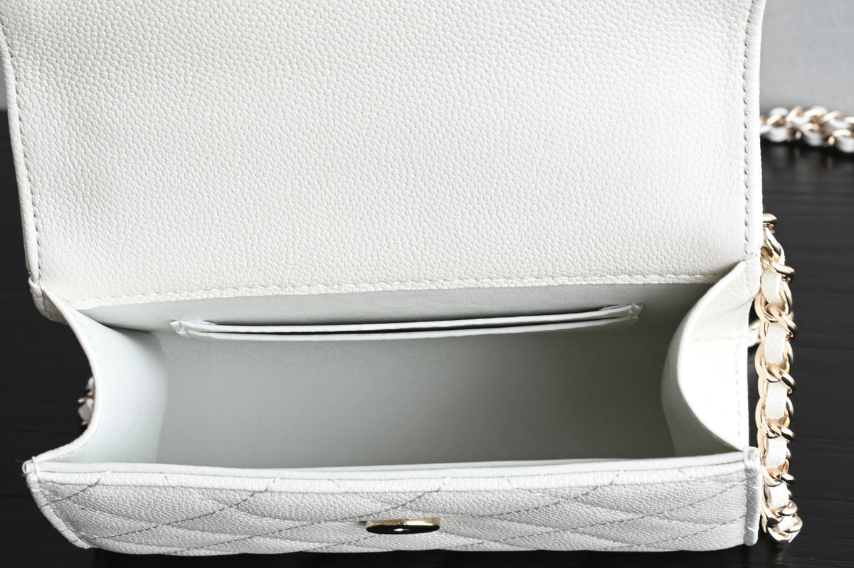 Chanel 25S Kelly 14.5 cm in White Lambskin Bag