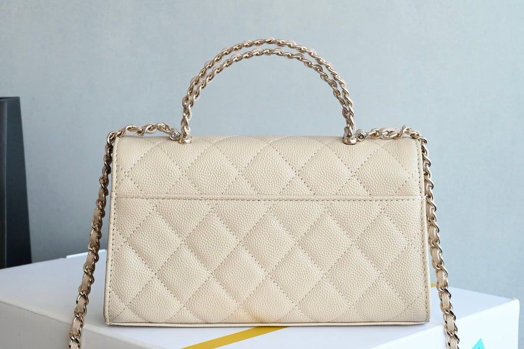 Chanel 25S Kelly 18 cm in Beige Lambskin Bag