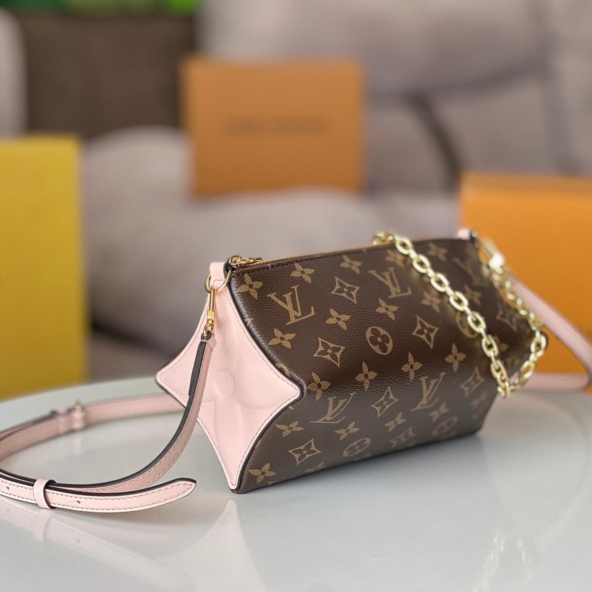 Louis Vuitton Bloom Pouch 22 in Brown Monogram Canvas and Pastel Pink Calfskin Sides
