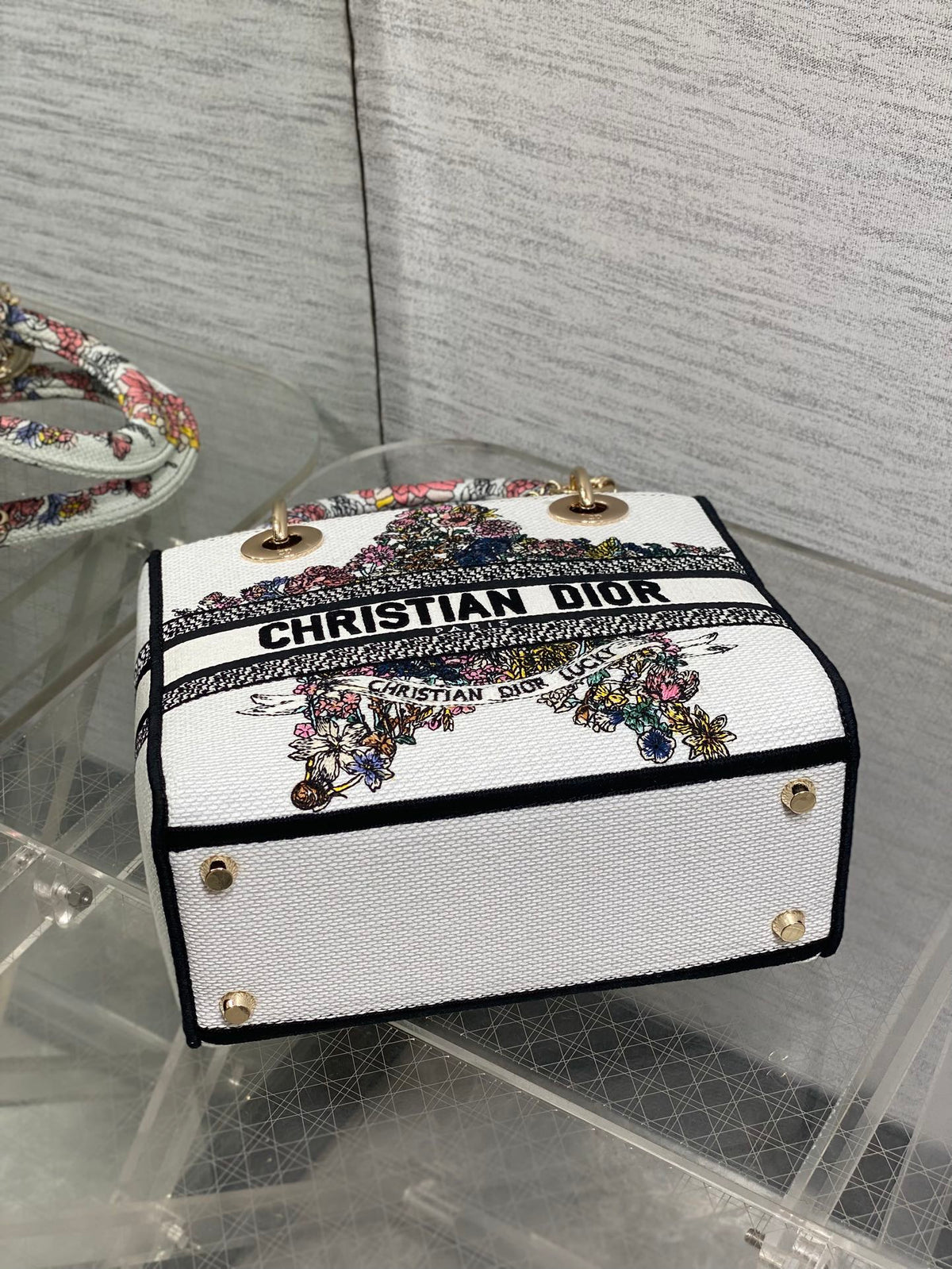 Dior 25S Small Lady D-Lite Bag 24 in White Red Star Embroidery