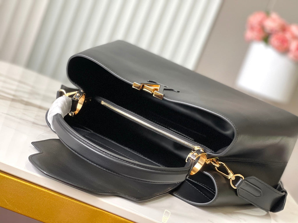 Louis Vuitton Capucines Souple GM 38 in Black Smooth Calfskin Gold Hardware Bag