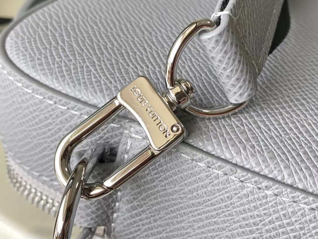 Louis Vuitton Avenue Messenger 22 in Harbor Gray Calfskin Bag