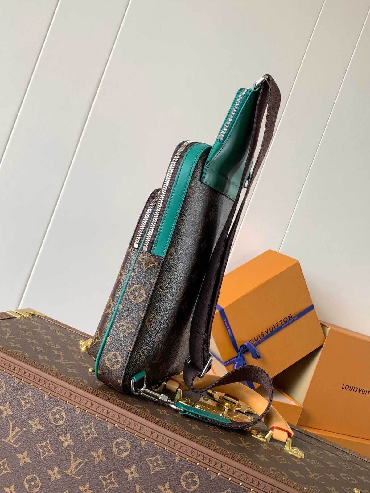 Louis Vuitton Avenue Slingbag 31 in Brown Mix Green Damier Graphite Canvas Bag