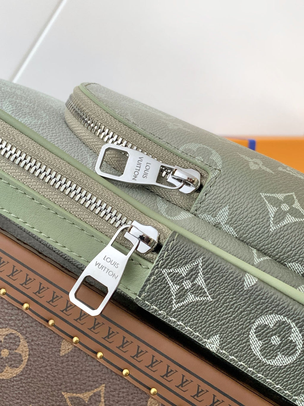 Louis Vuitton Avenue Slingbag 31 in White and Black Ombre Monogram Canvas Bag