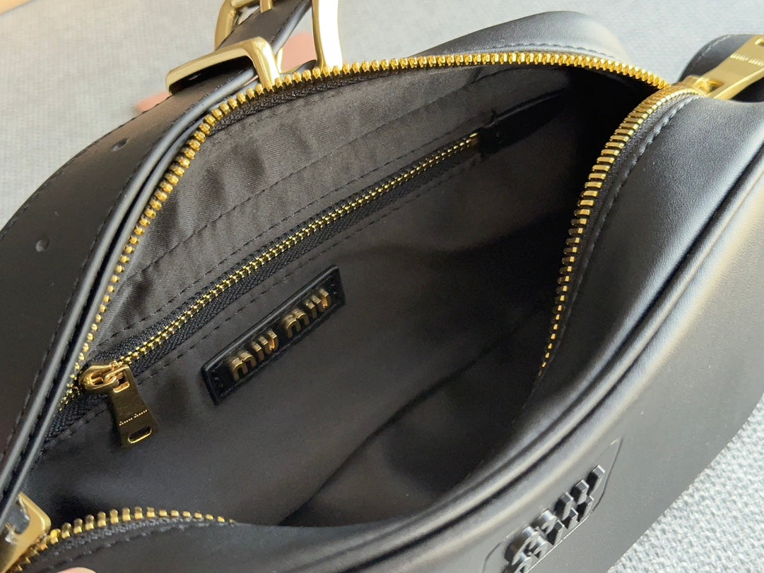 Baguette 25 Bag in Black Calfskin