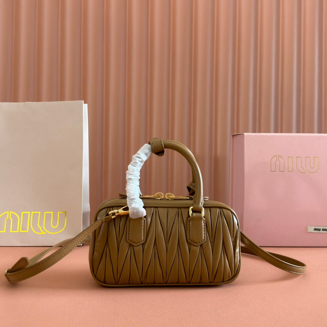 Arcadie Mini Bag 19 Caramel in Matelassé Nappa Leather