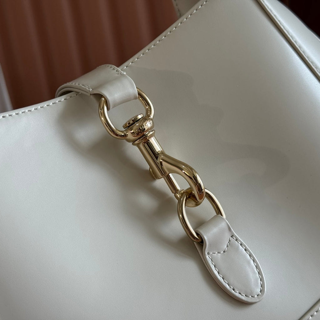 Gucci Jackie Small Shoulder Bag 27 in White Calfskin Gold Hardware