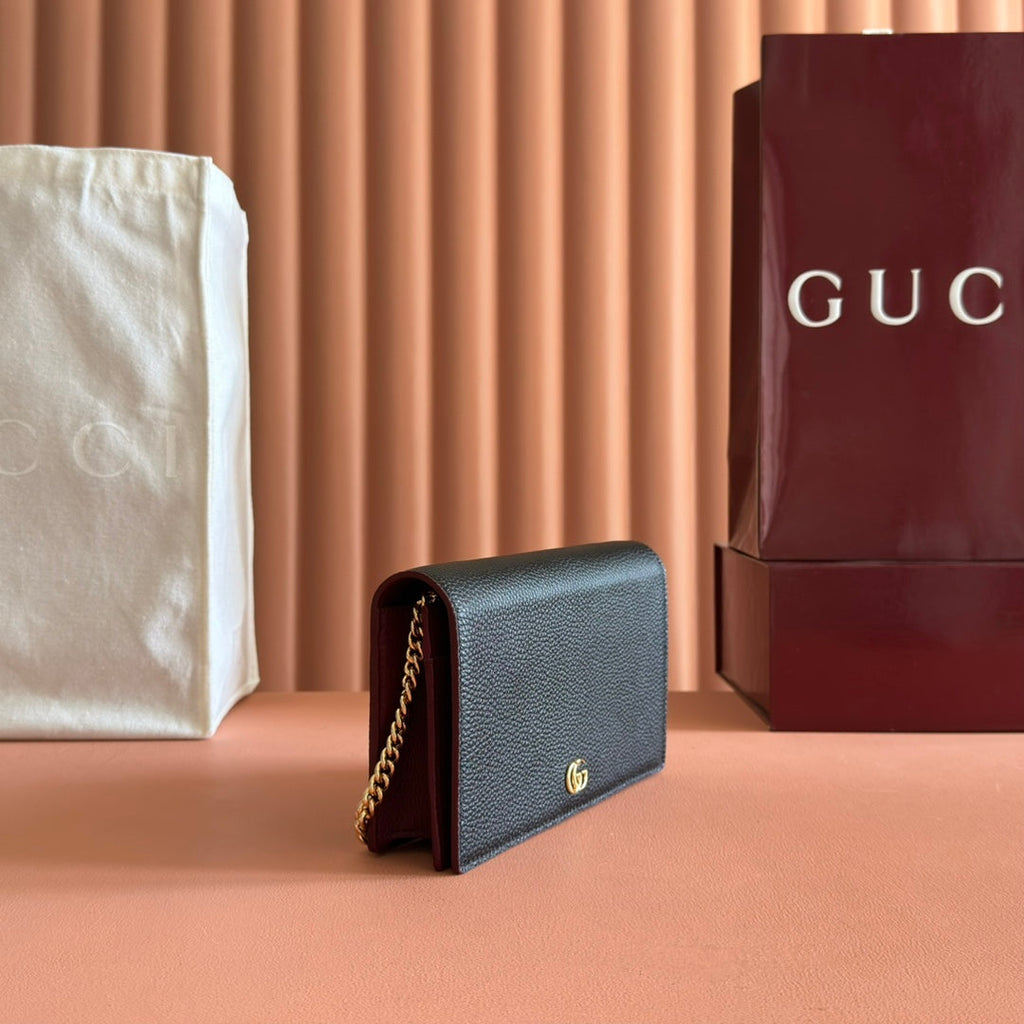 Gucci 26S Marmont Bag 20 in Black Calfskin
