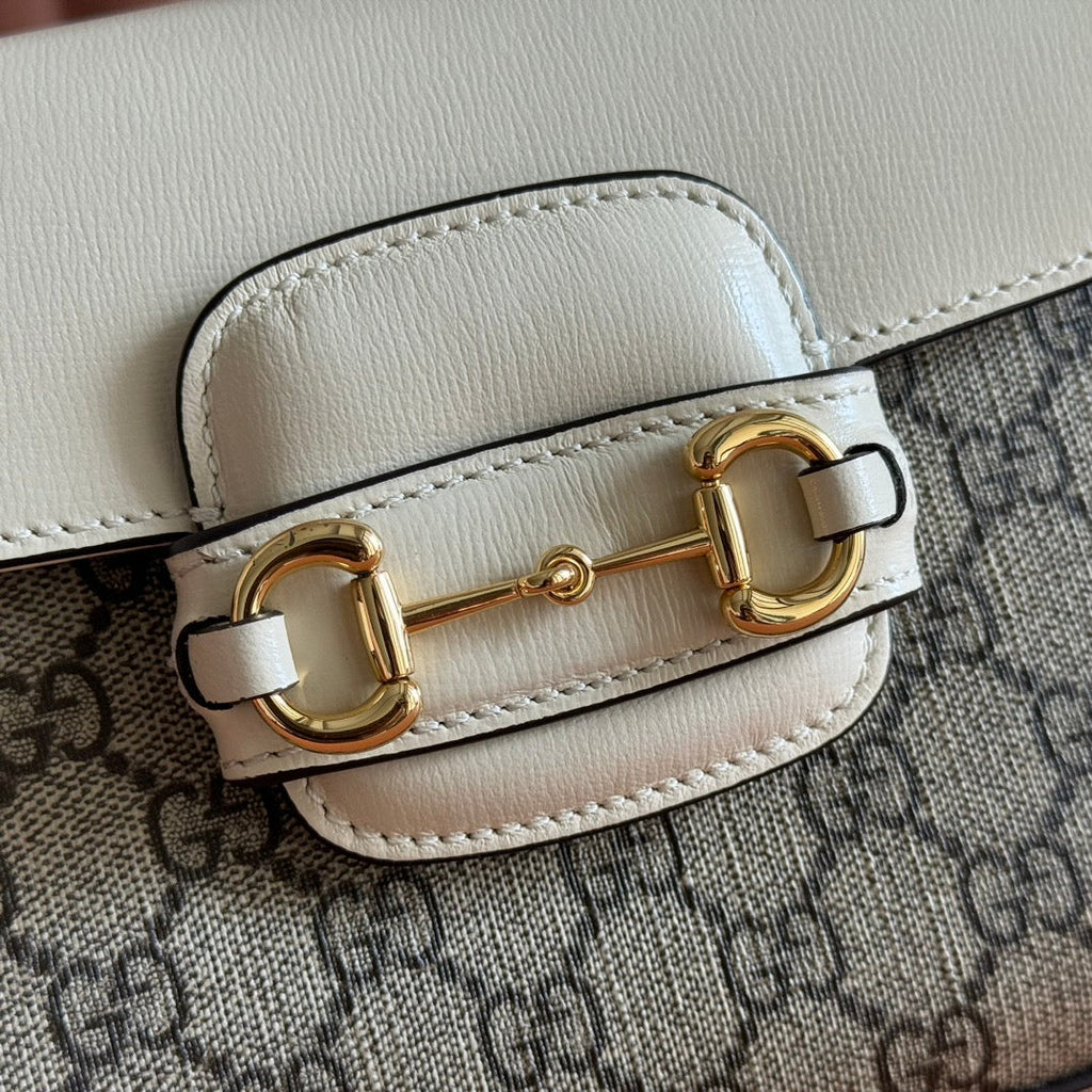 Gucci 25S Horsebit 1955 Medium Shoulder Bag 22 cm in Beige Canvas and Cream White Calfskin with Gold Hardware