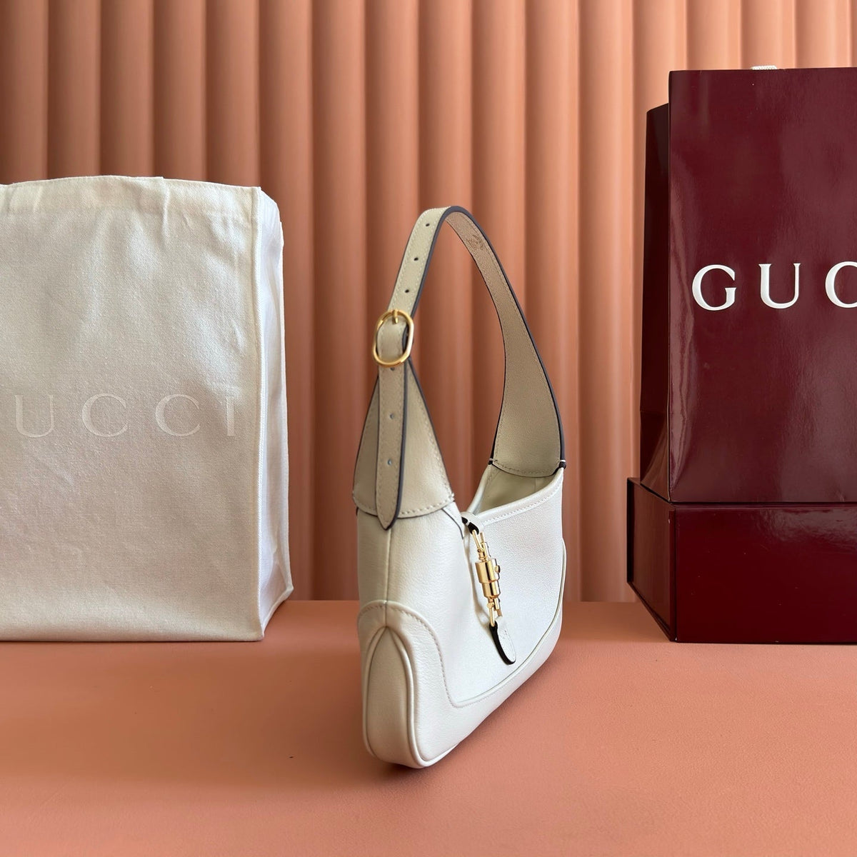 Gucci 26S Jackie Slim Shoulder Bag 27 in Cream White Calfskin