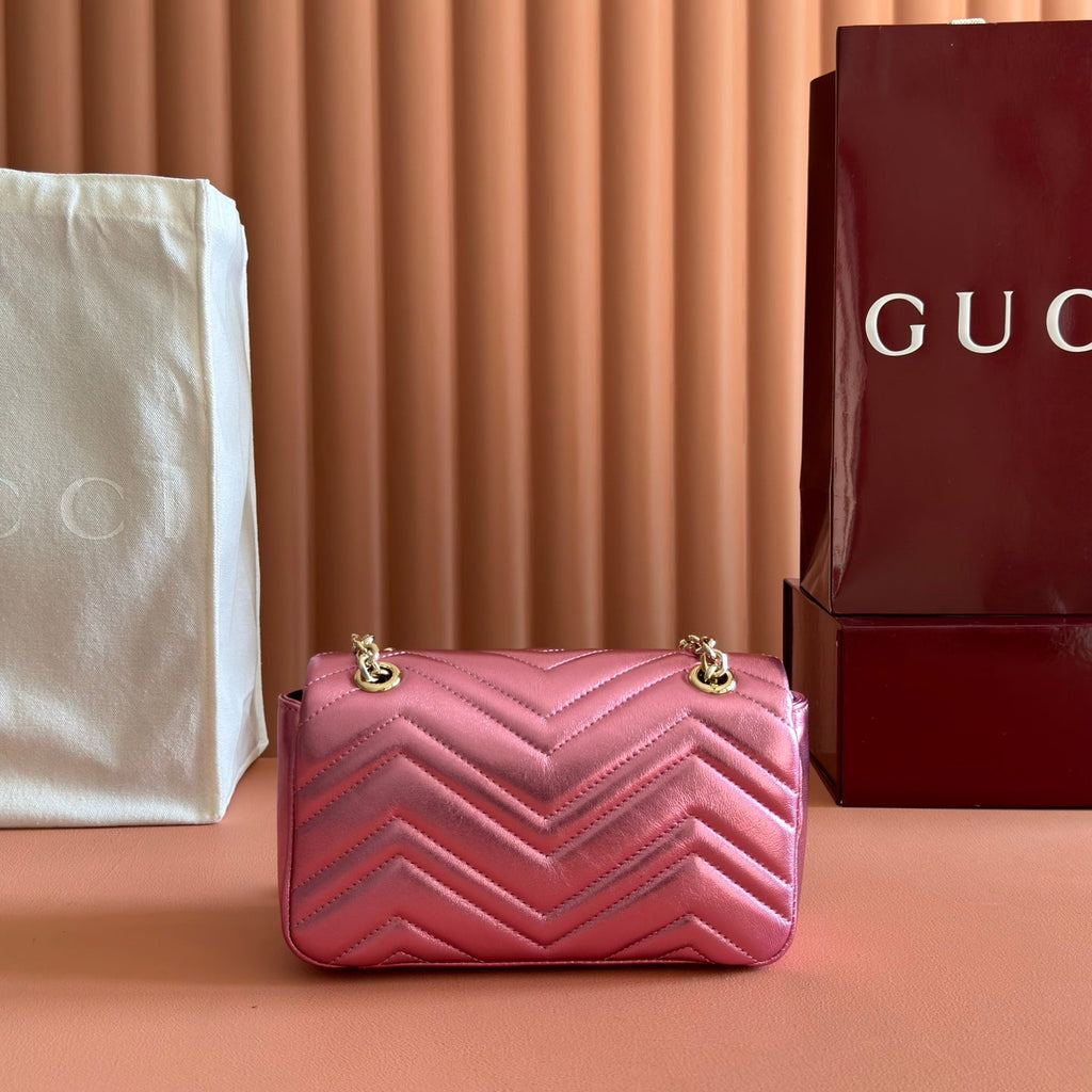 Gucci 26S Marmont Bag 22 in Metallic Pink Lambskin