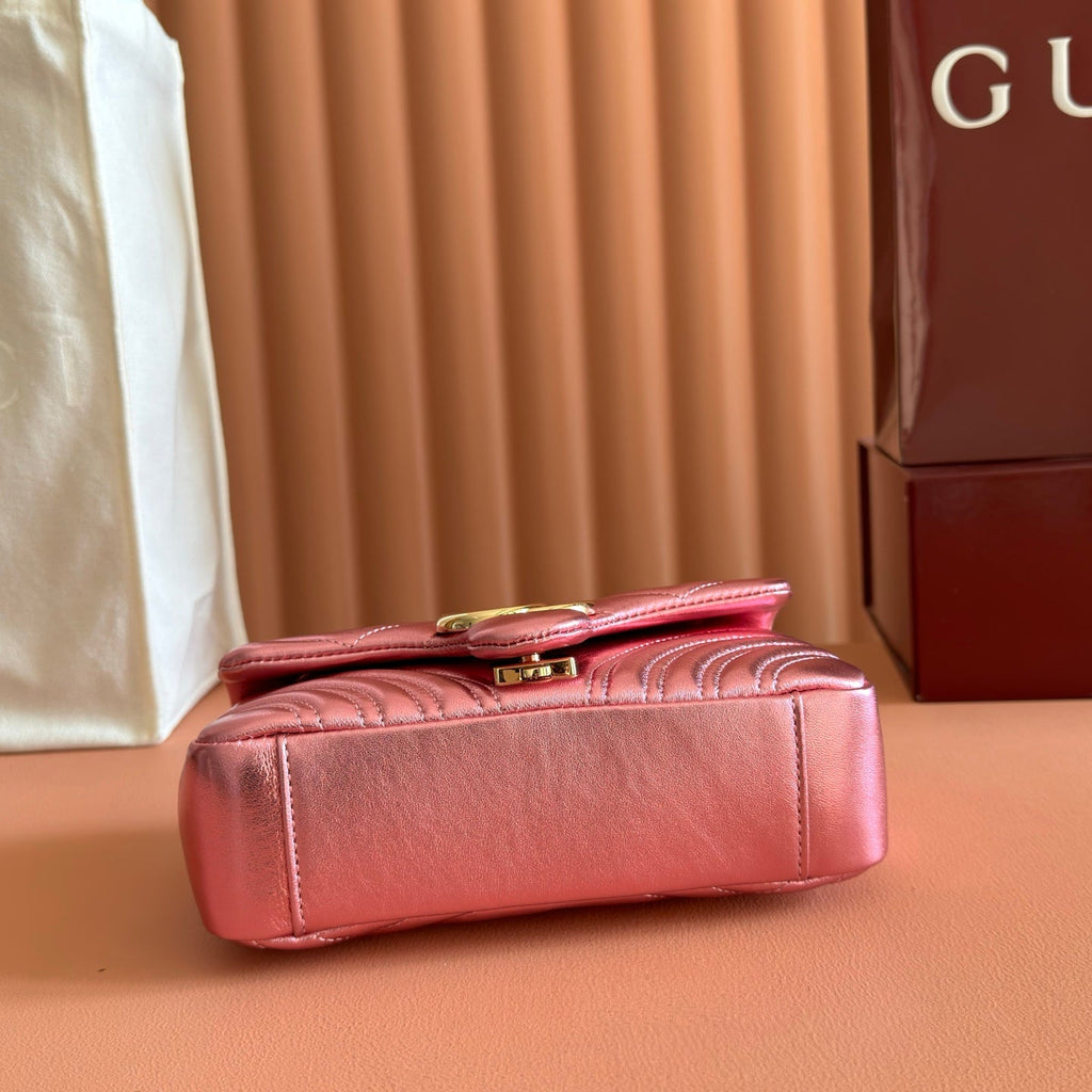 Gucci 26S Marmont Bag 22 in Metallic Pink Lambskin