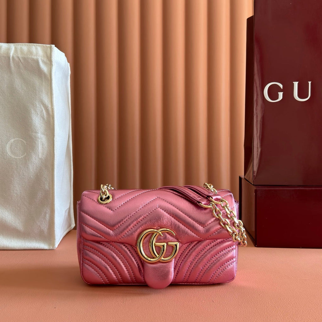 Gucci 26S Marmont Bag 22 in Metallic Pink Lambskin