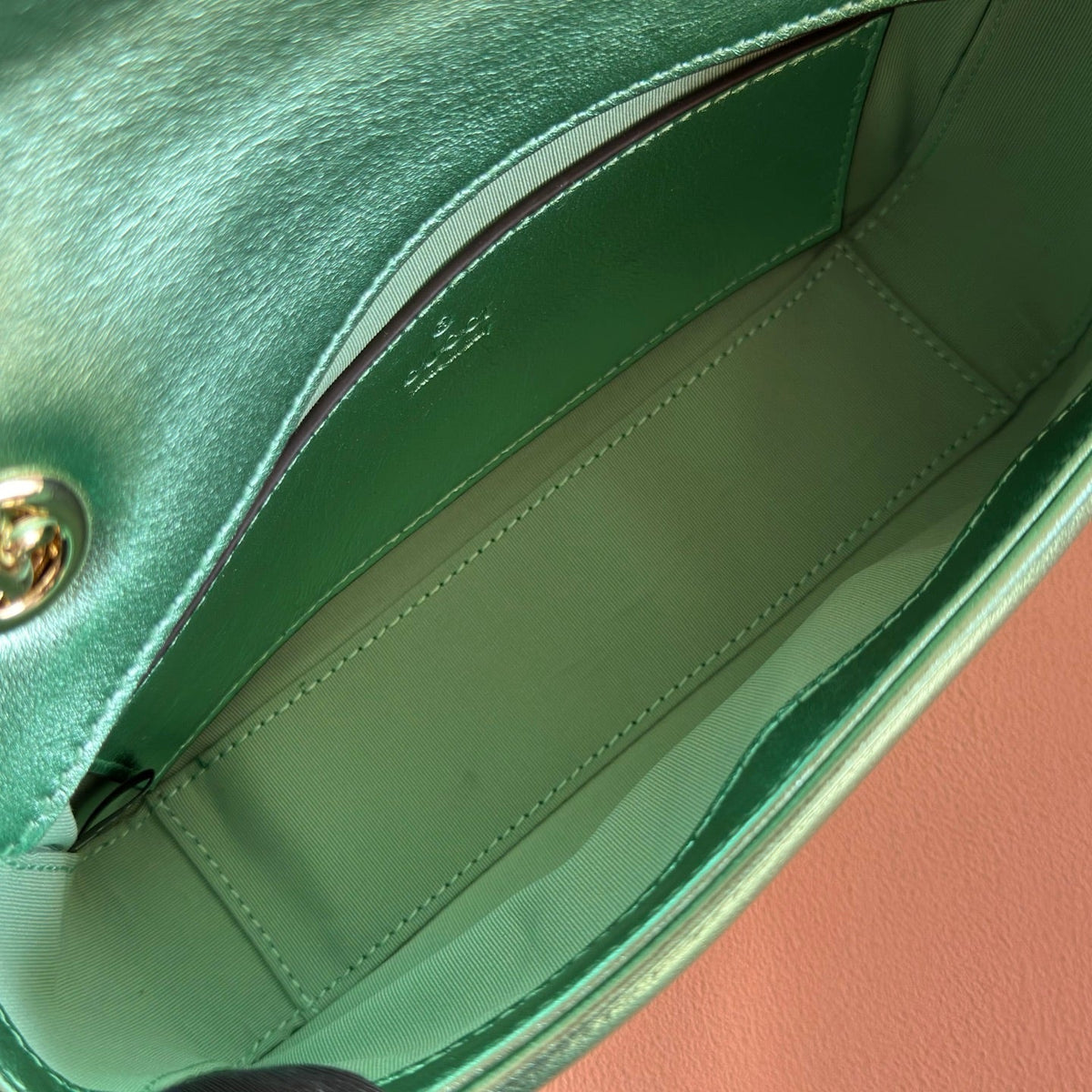 Gucci 26S Marmont Bag 22 in Metallic Pale Green Lambskin