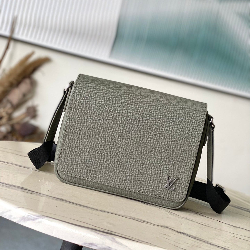 Louis Vuitton District PM 26 in Khaki Green Calfskin Bag