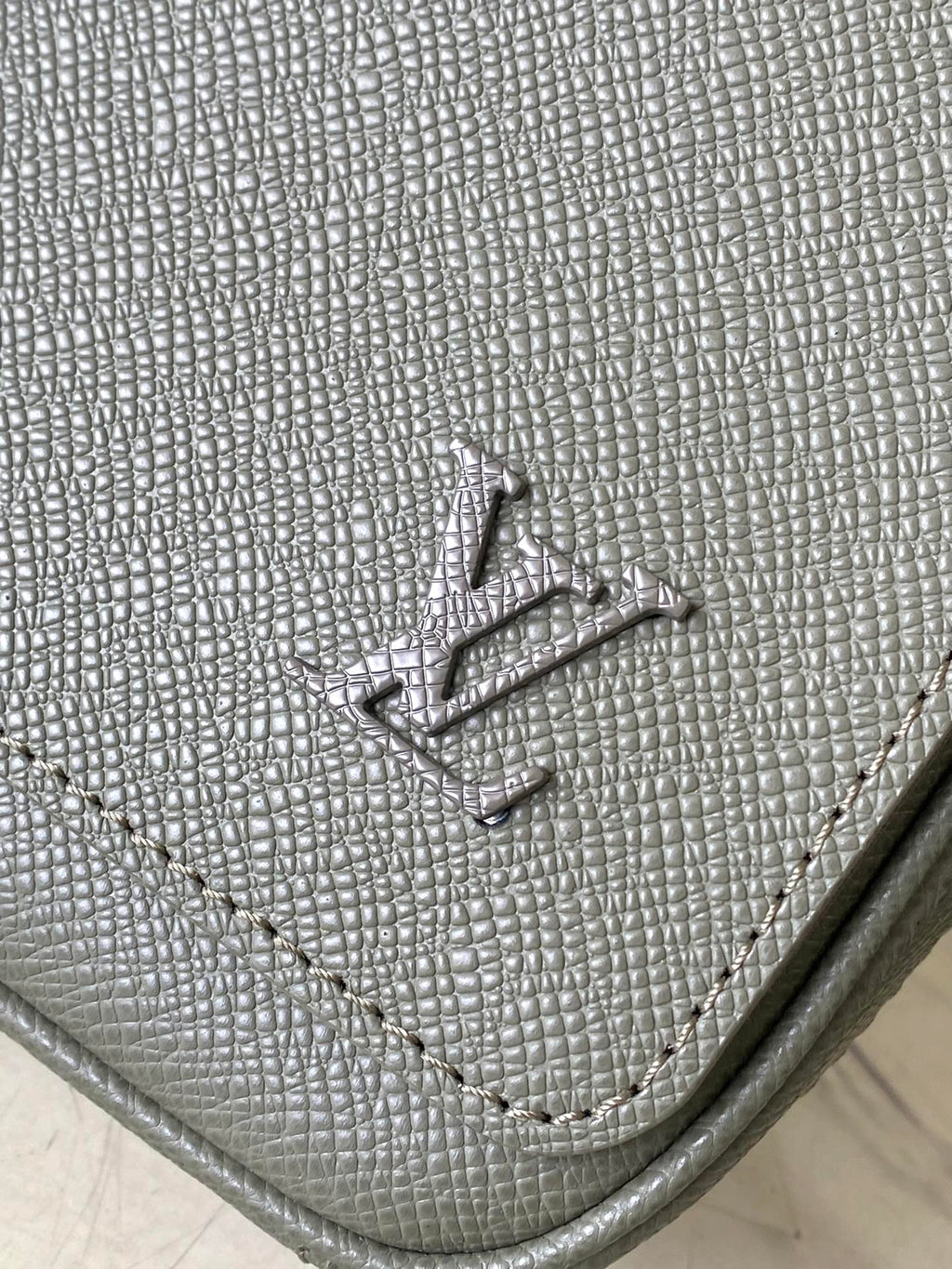 Louis Vuitton District PM 26 in Khaki Green Calfskin Bag