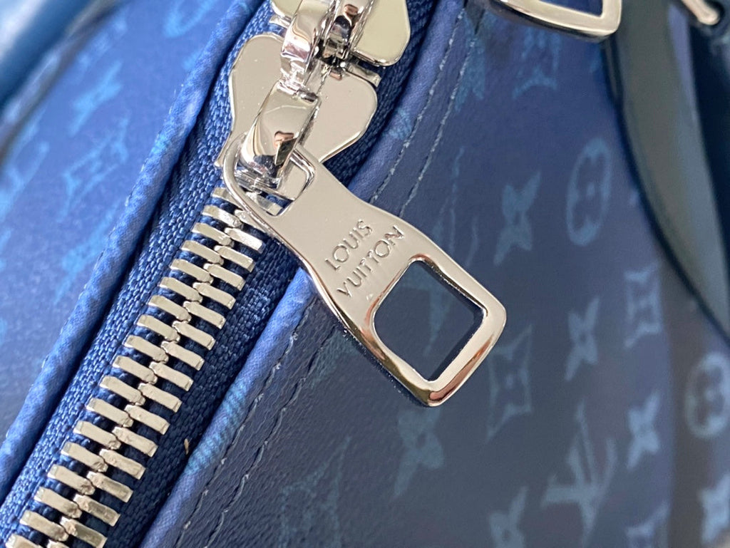Louis Vuitton Keepall Bandoulière 55 in Navy Green Monogram Gradient Canvas Bag