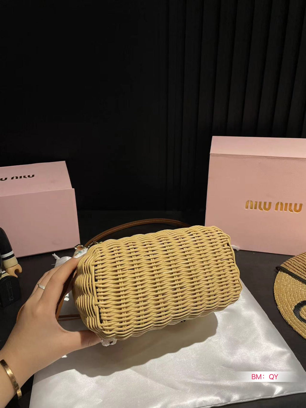 Basket Bag 18 in Beige/Tan Wicker and Leather