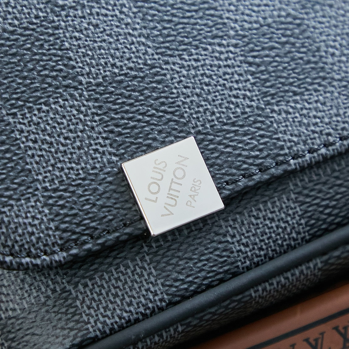 Louis Vuitton District 25 in Grey Black Damier Graphite Canvas Bag