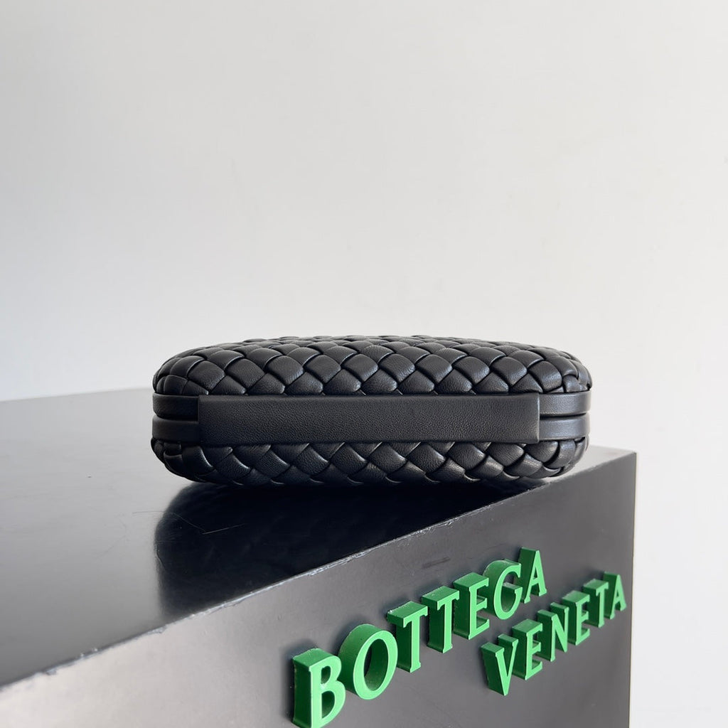 Bottega Veneta Classic Knot 20 in Black Lambskin Bag