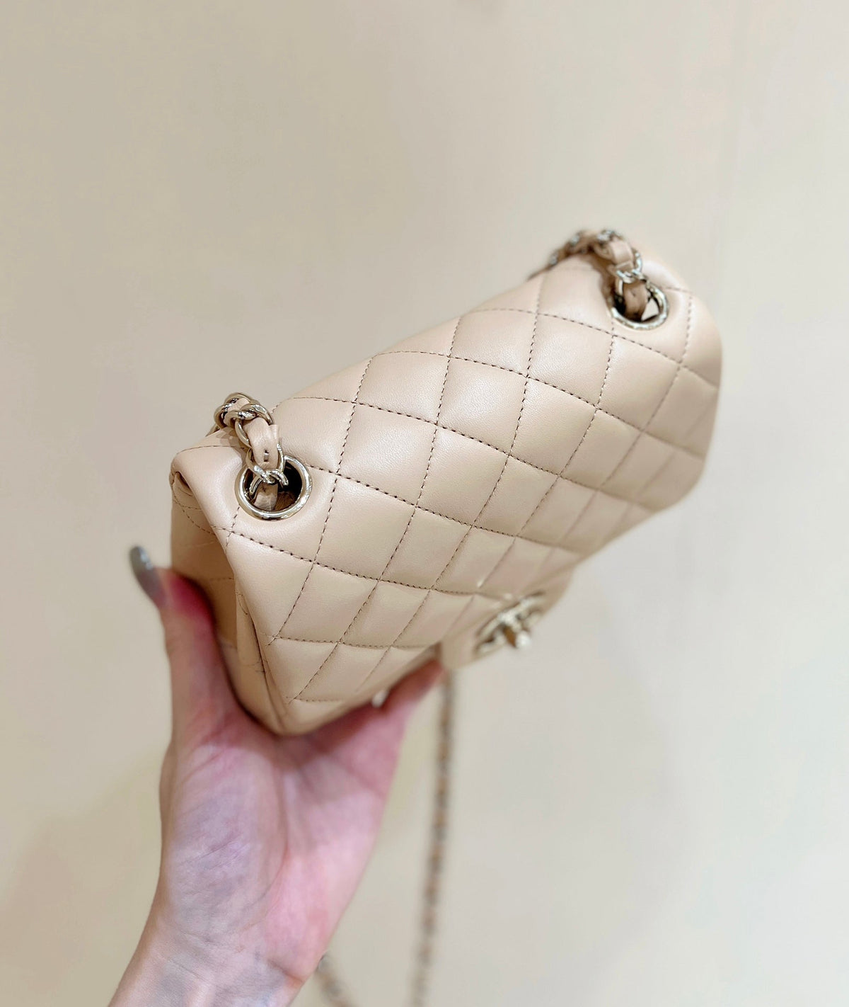 Chanel 25S Flap Bag 17 cm in Light Beige Lambskin with Gold Hardware
