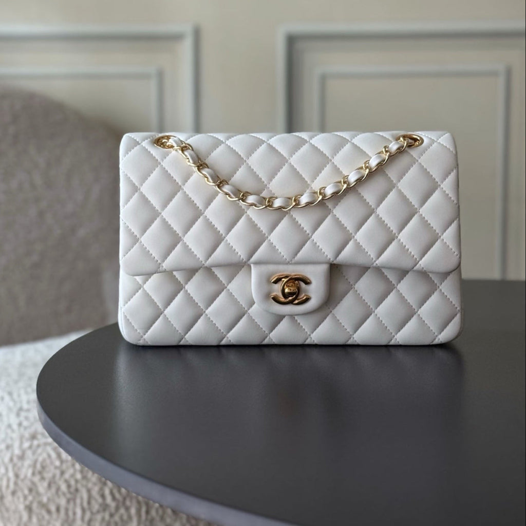 Chanel 25S Classic Flap Bag 25 cm in White Lambskin with Gold Hardware