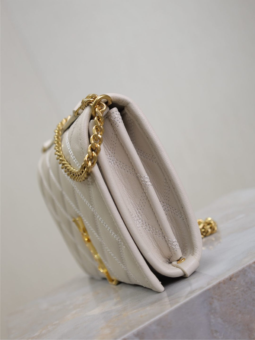 Saint Laurent Becky 22 in White Quilted Lambskin Gold Hardware Bag